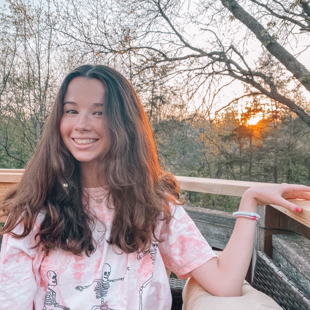 Meet your Posher, Cassandra